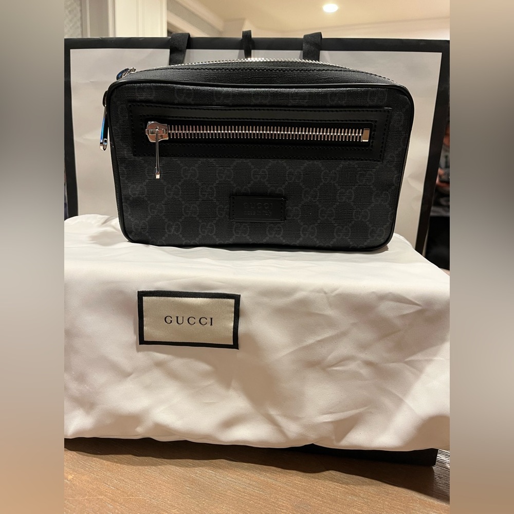 BRAND NEW (Mens) or Woman’s Gucci Fanny Pack